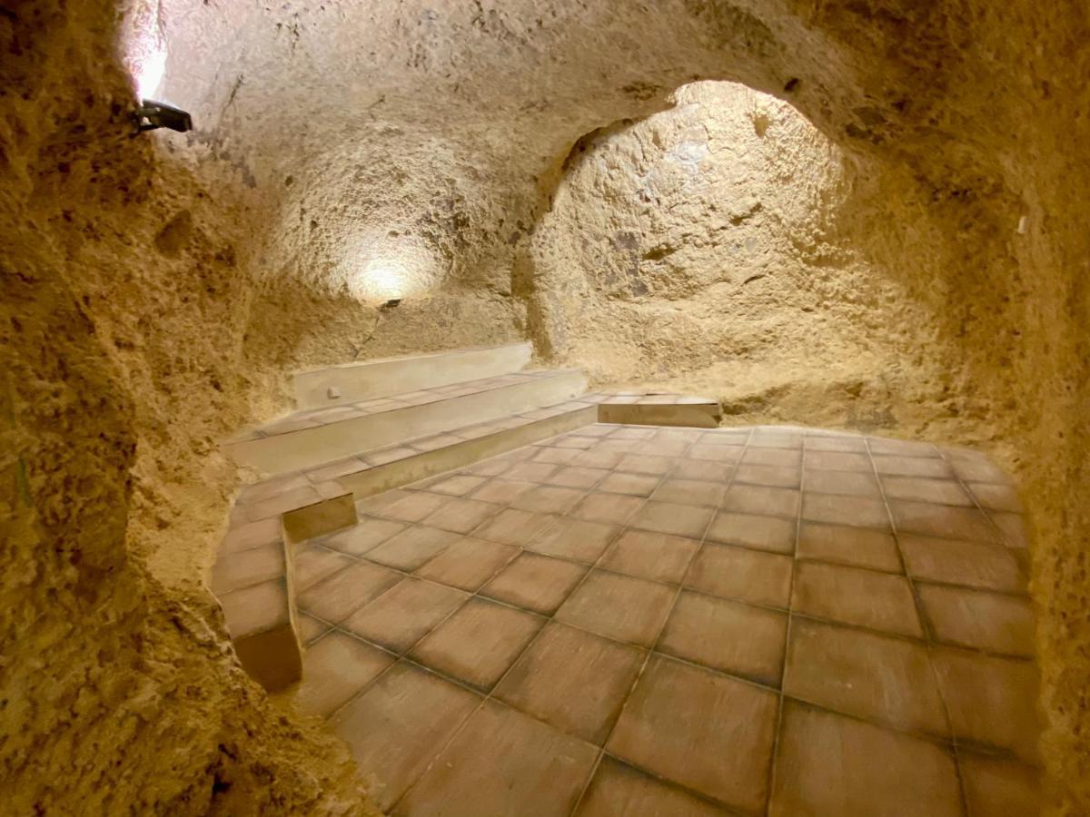 Villa Sol Casa Con Cueva Privada Y Vistas A La Iglesia Requena Exterior photo