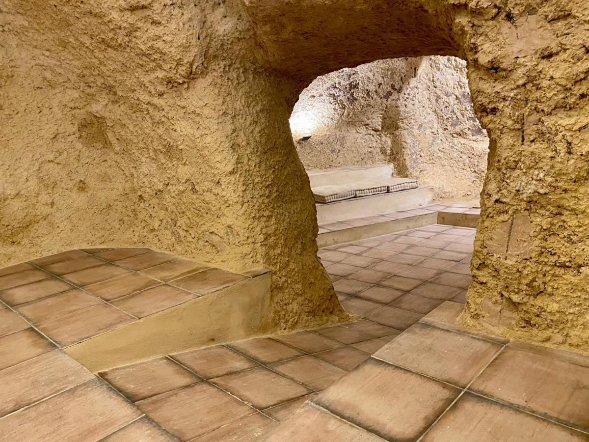 Villa Sol Casa Con Cueva Privada Y Vistas A La Iglesia Requena Exterior photo